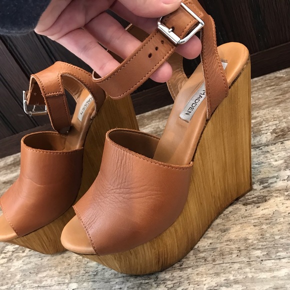 STEVE MADDEN PLATFORM WEDGES! - Picture 2 of 6